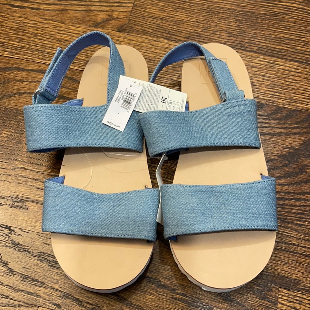 NWT Gap denim girls' sandal size 4